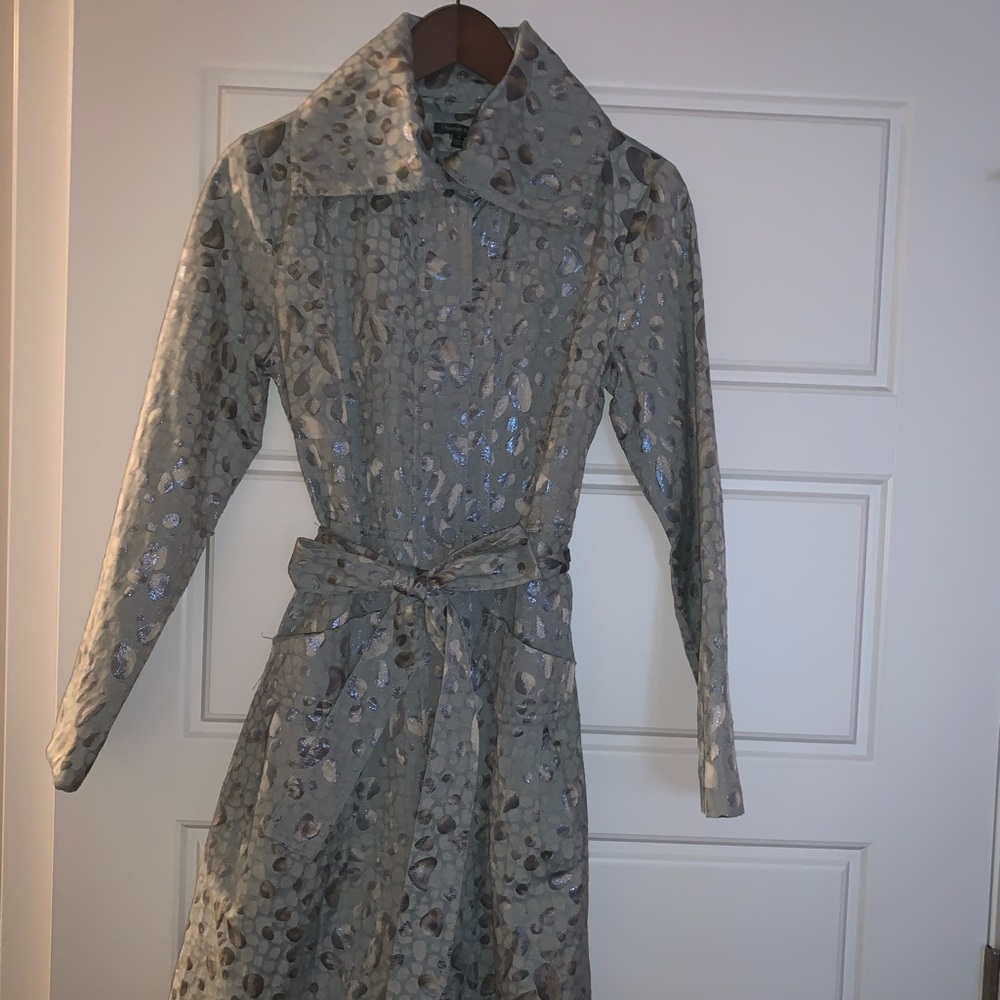 NWOT Samuel Dong beautiful trench like coat.